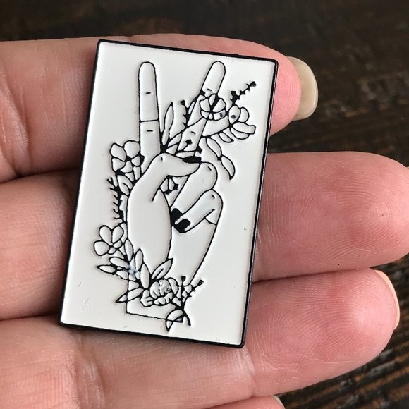 Peace Sign Black & White Collectible Enamel Pin NEW! 885x1 - Picture 2 of 5